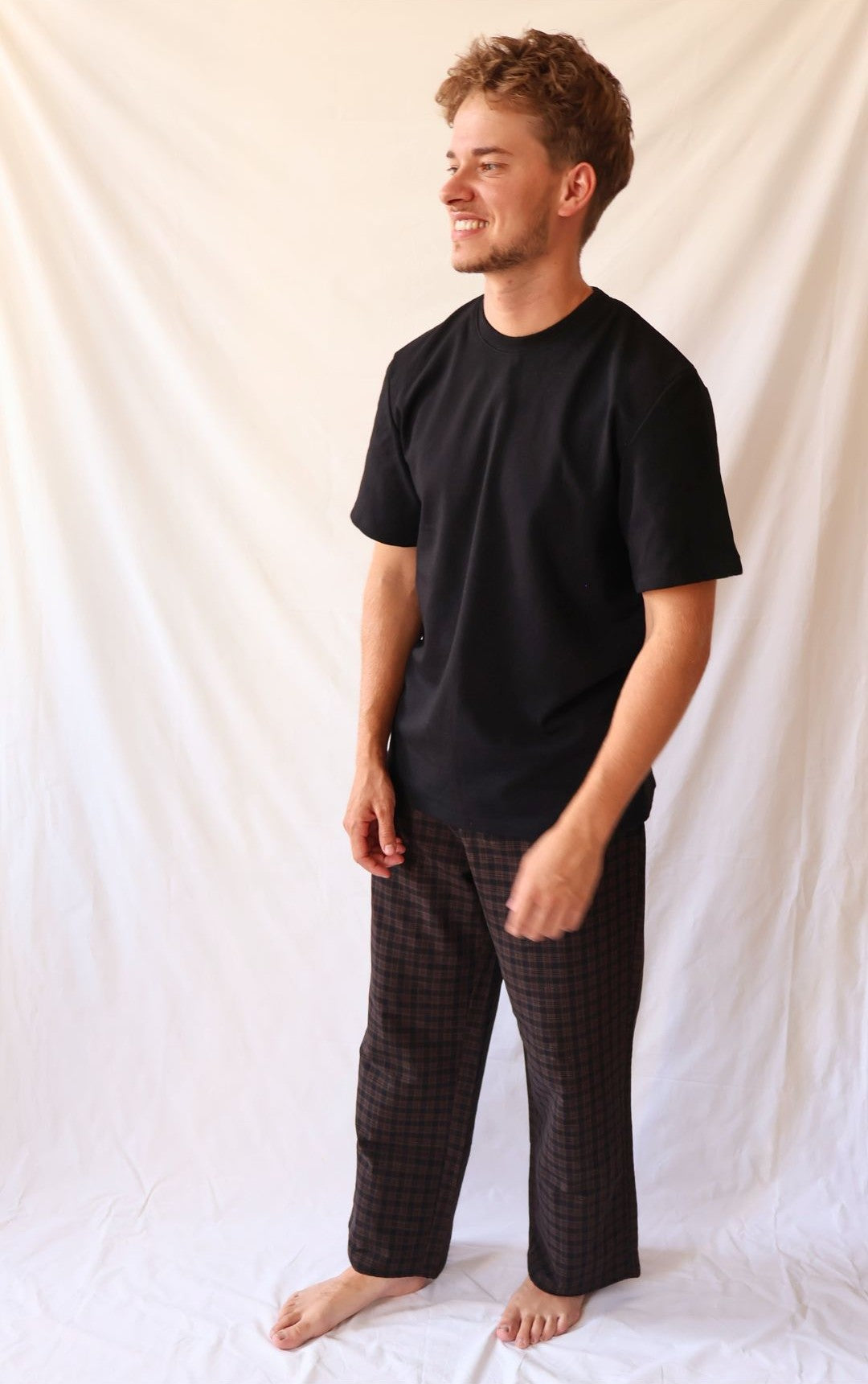 PANTALON MARRON À CARREAUX