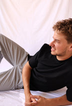 PANTALON A RAYURES GRISES