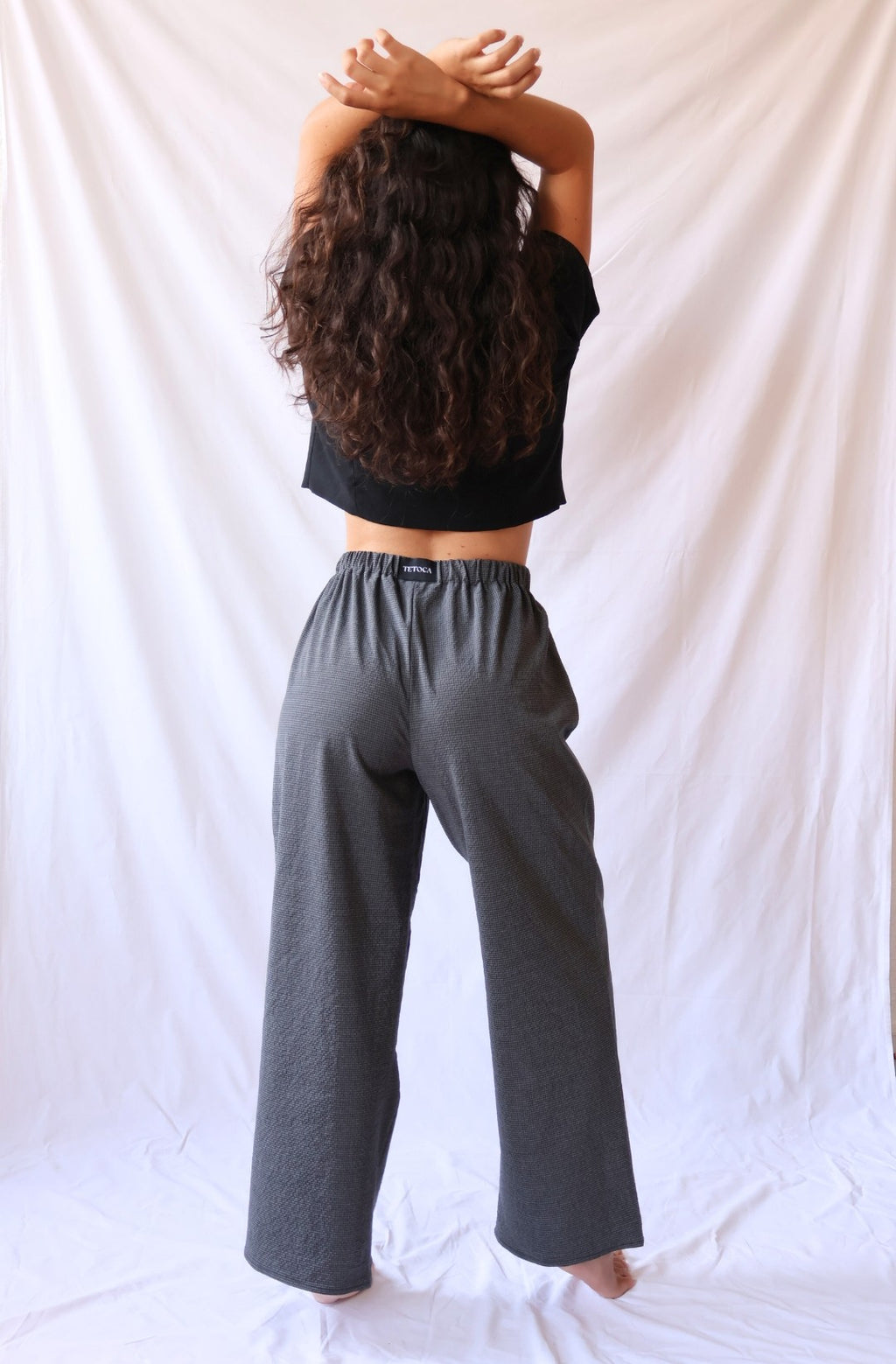 PANTALON GRIS À PETITS CARREAUX DE VICHY