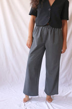 PANTALON GRIS À PETITS CARREAUX DE VICHY