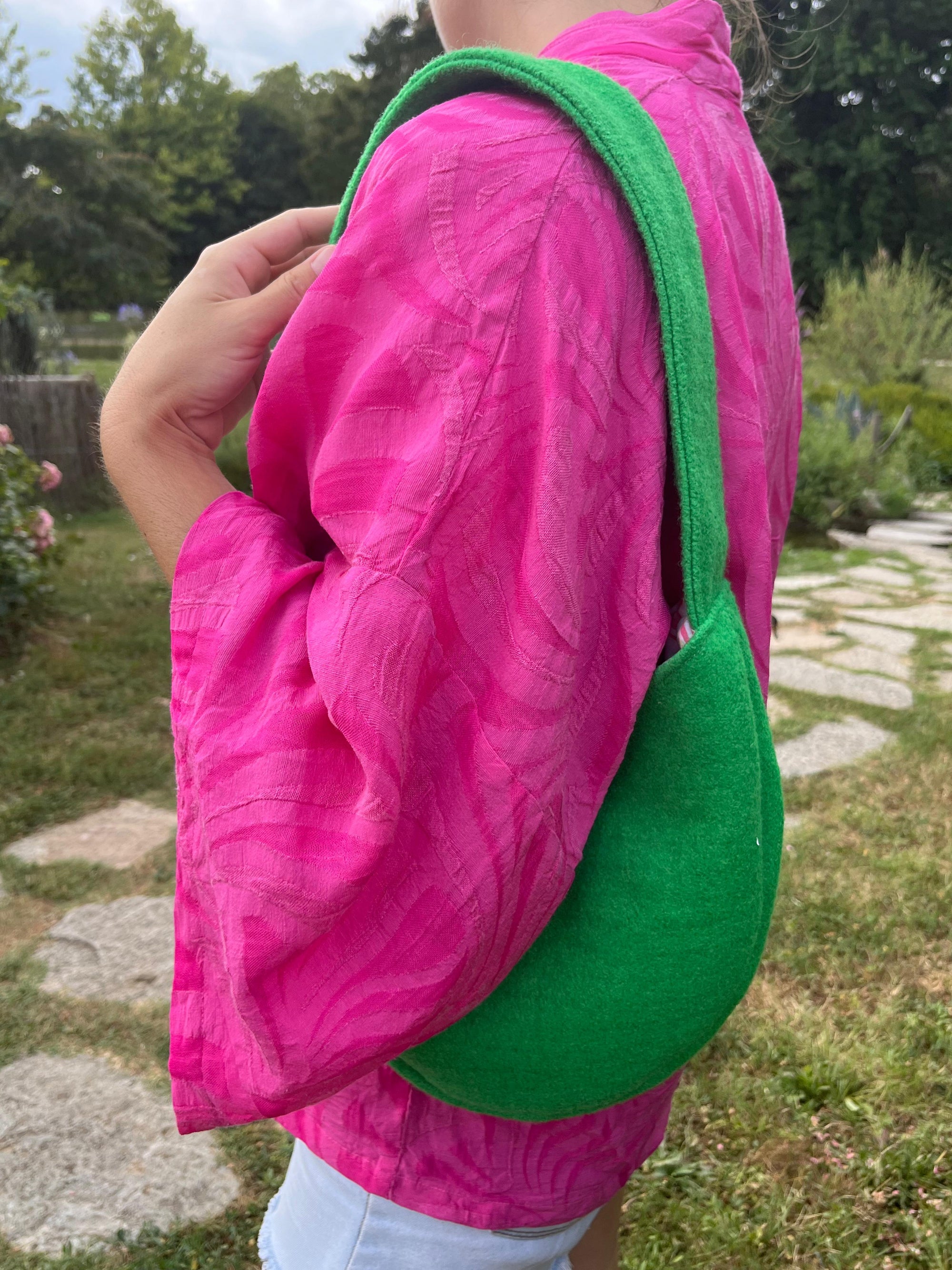 GREEN FLASHY