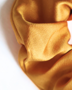 CHOUCHOU SATIN DORÉ